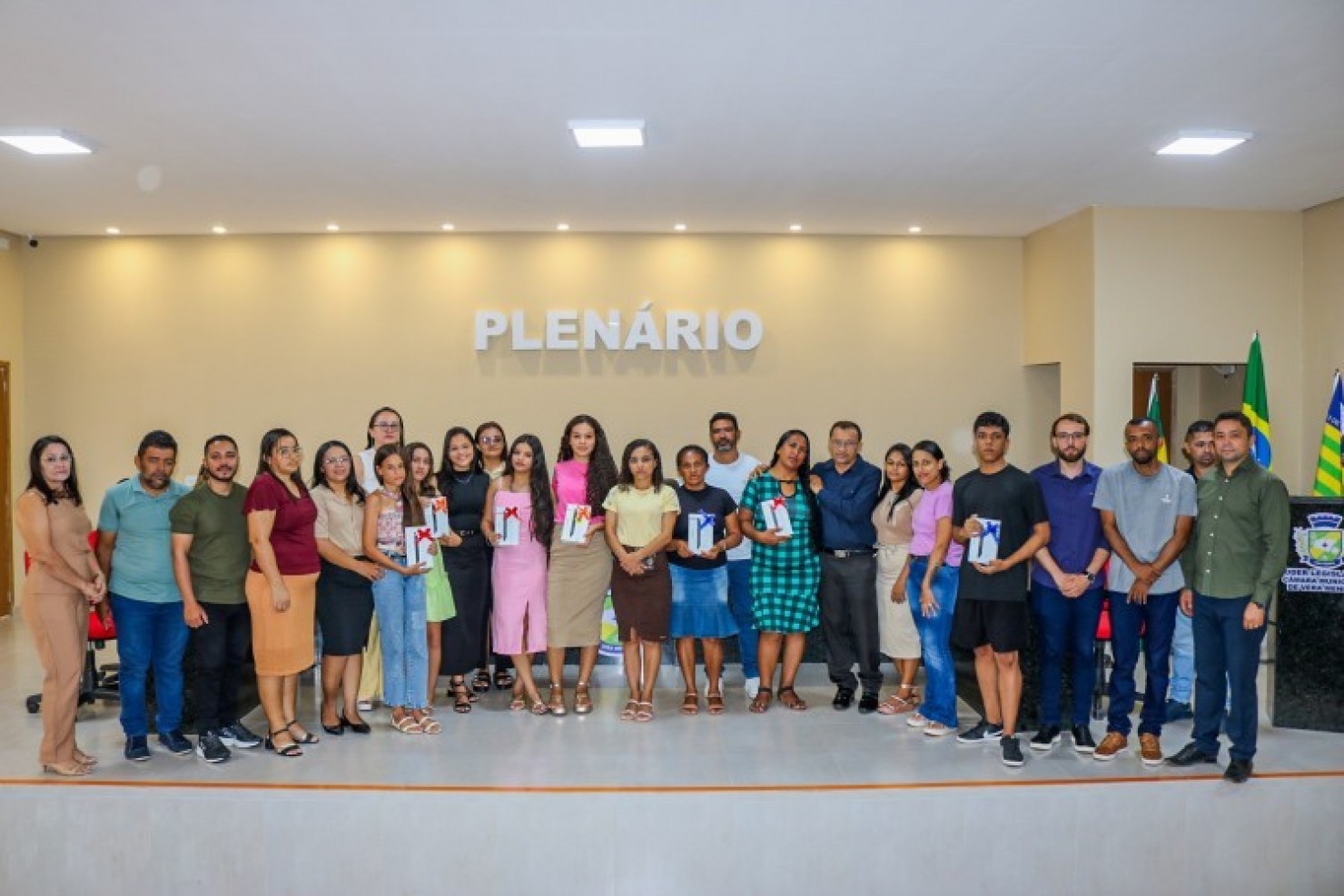 Prefeitura de Vera Mendes entrega prêmios a alunos destaques da rede municipal