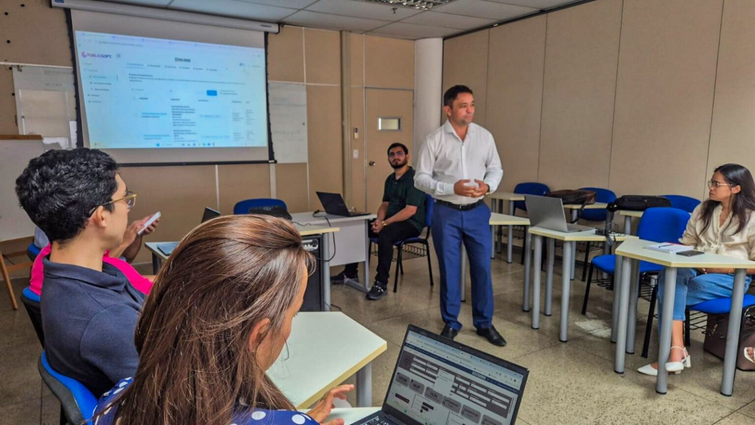 Vera Mendes conquista o 1º lugar em tecnologia no IEGM medido pelo TCE-PI