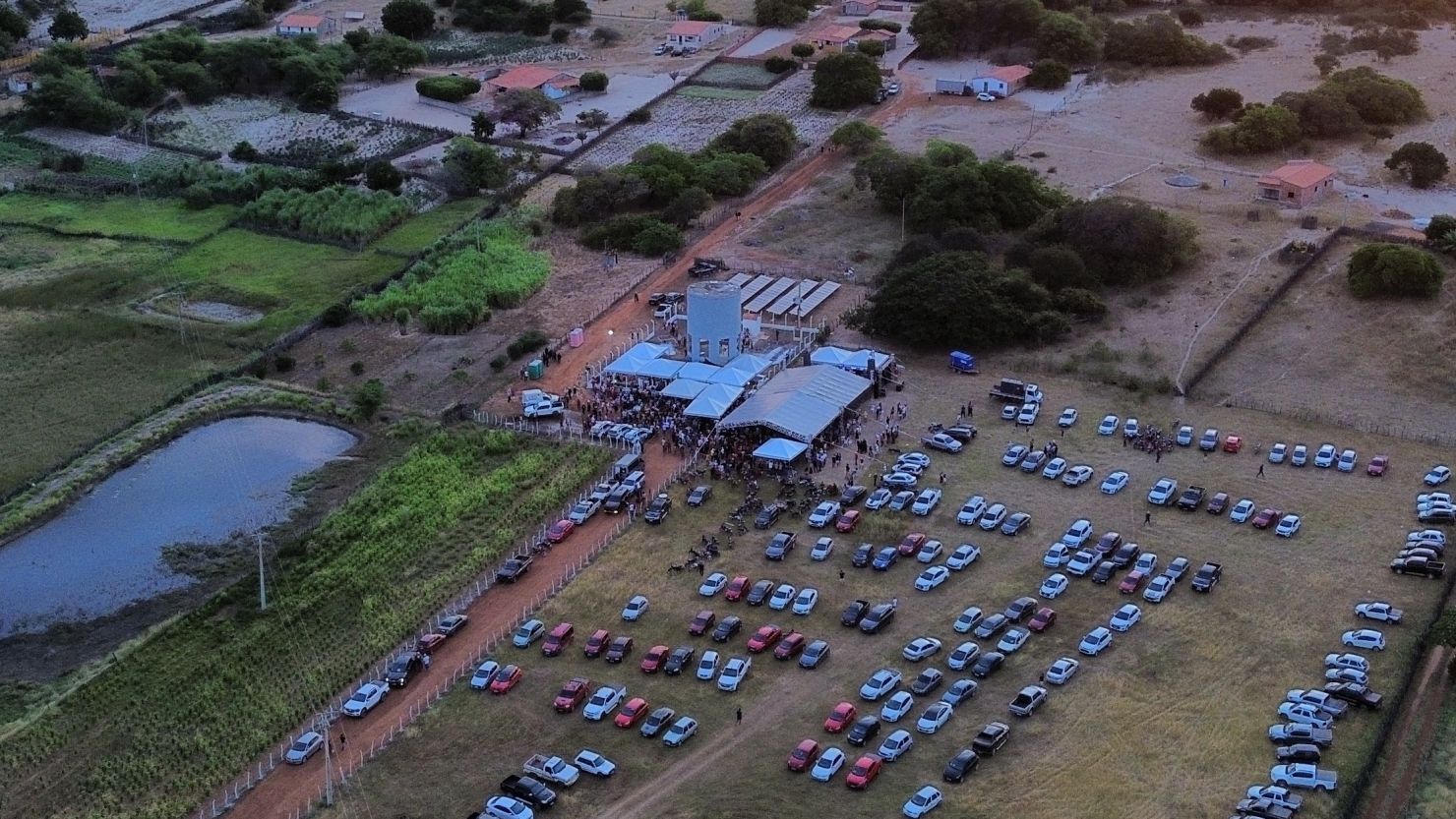 Vera Mendes vive dia histórico com inauguração de poço profundo de 700 metros, Encontro dos Agricultores e anúncio de novos investimentos