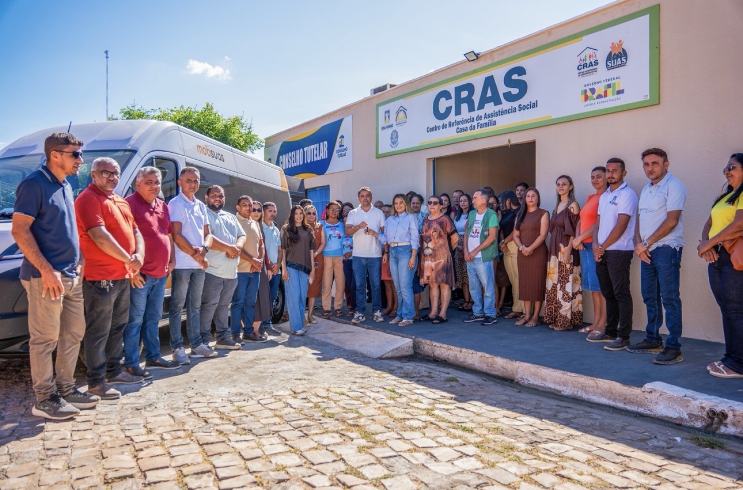 Prefeitura de Vera Mendes entrega Van MobSUAS e fortalece atendimento da Assistência Social no município