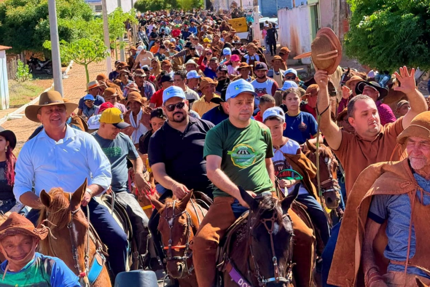 V Cavalgada reúne mais de 300 vaqueiros e celebra a força da tradição em Vera Mendes